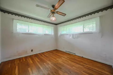 Bedroom - 2009 E Mile Rd, Springfield, OH 45503 photo 1 of 4