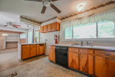 Kitchen - 2009 E Mile Rd, Springfield, OH 45503 photo 3 of 3