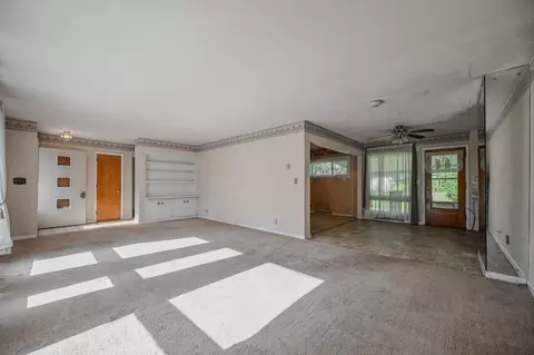 Living - 2009 E Mile Rd, Springfield, OH 45503 photo 4 of 4
