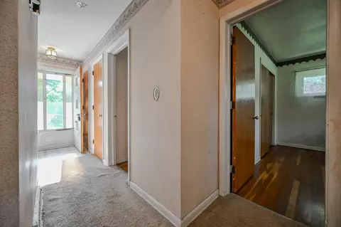 Entry Way - 2009 E Mile Rd, Springfield, OH 45503 photo 2 of 2
