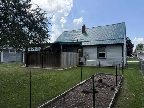 Exterior - 922 Chestnut St, Celina, OH 45822 photo 5 of 8