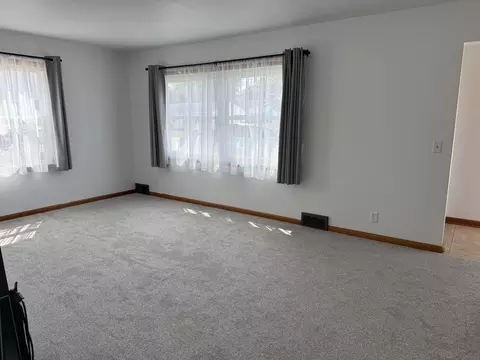 Living - 922 Chestnut St, Celina, OH 45822 photo 2 of 2