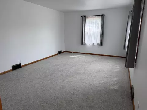 Living - 922 Chestnut St, Celina, OH 45822 photo 1 of 2