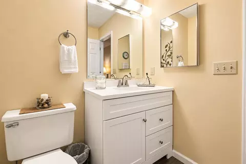 Bath - 4875 E Brannan Dr #4875, Springfield, OH 45502 photo 2 of 3