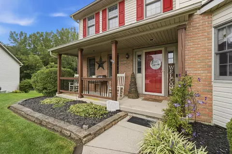 Exterior - 4146 Ashton Ln, Springfield, OH 45503 photo 5 of 17