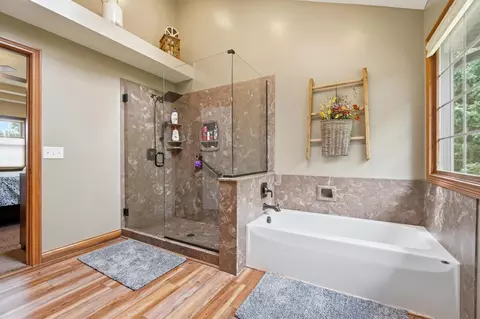 Bath - 4146 Ashton Ln, Springfield, OH 45503 photo 5 of 9