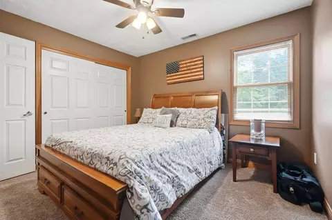 Bedroom - 4146 Ashton Ln, Springfield, OH 45503 photo 6 of 11