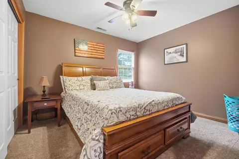 Bedroom - 4146 Ashton Ln, Springfield, OH 45503 photo 5 of 11