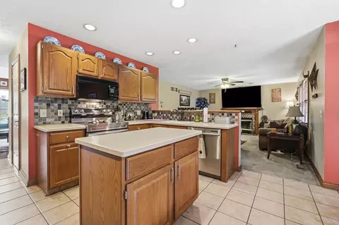 Kitchen - 4146 Ashton Ln, Springfield, OH 45503 photo 3 of 7