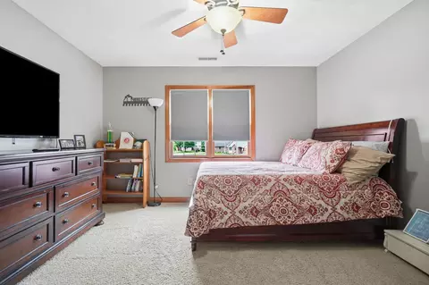 Bedroom - 4146 Ashton Ln, Springfield, OH 45503 photo 7 of 11