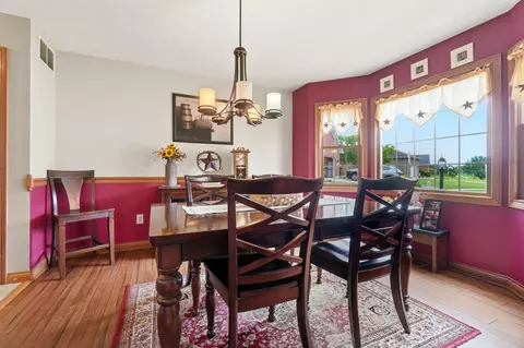 Dining - 4146 Ashton Ln, Springfield, OH 45503 photo 4 of 5