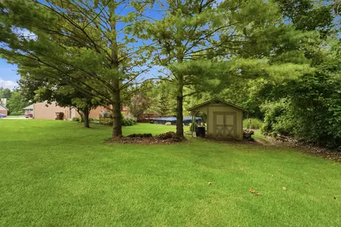 Exterior - 4146 Ashton Ln, Springfield, OH 45503 photo 16 of 17