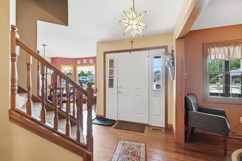 Entry Way - 4146 Ashton Ln, Springfield, OH 45503 photo 1 of 7
