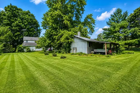 Exterior - 2952 Springfield Xenia Rd, Springfield, OH 45506 photo 5 of 8