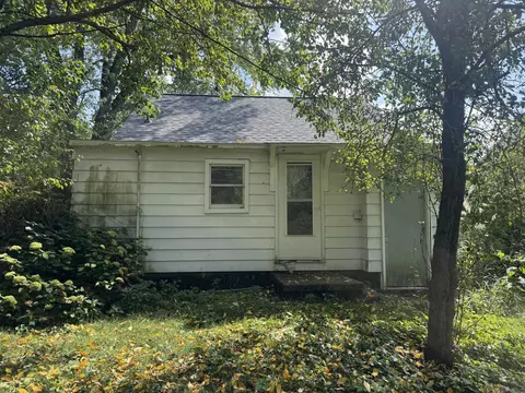 Exterior - 25 E Cedar Rd, Medway, OH 45341 photo 4 of 5