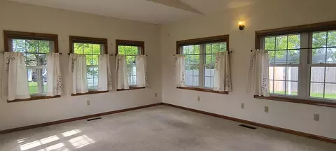 Living - 1321 Richmoor Rd, Springfield, OH 45503 photo 5 of 7