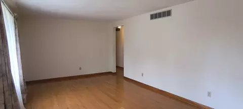 Living - 1321 Richmoor Rd, Springfield, OH 45503 photo 1 of 7