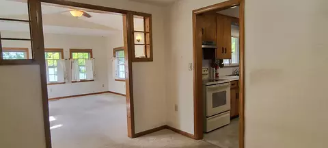 Entry Way - 1321 Richmoor Rd, Springfield, OH 45503 photo 2 of 2