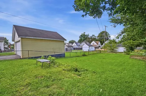 Exterior - 2044 Beatrice St, Springfield, OH 45503 photo 8 of 11