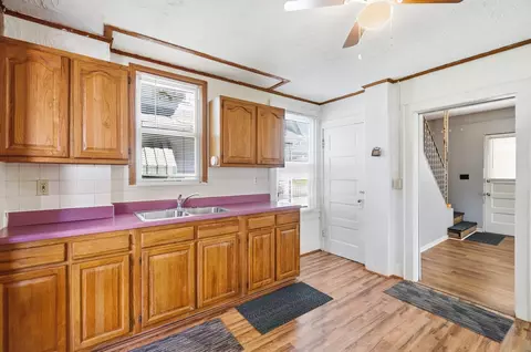 Entry Way - 2044 Beatrice St, Springfield, OH 45503 photo 6 of 9