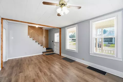 Living - 2044 Beatrice St, Springfield, OH 45503 photo 4 of 8