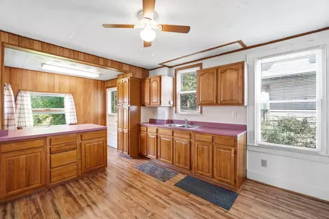 Kitchen - 2044 Beatrice St, Springfield, OH 45503 photo 1 of 4