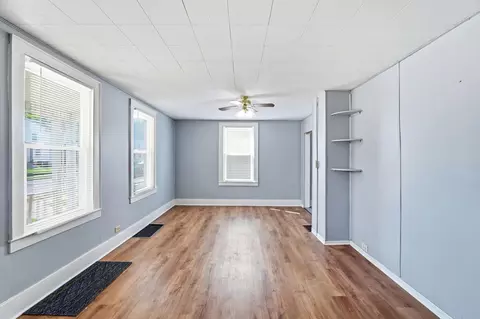 Living - 2044 Beatrice St, Springfield, OH 45503 photo 5 of 8