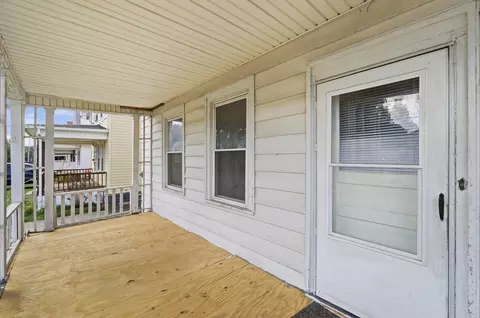 Exterior - 2044 Beatrice St, Springfield, OH 45503 photo 2 of 11
