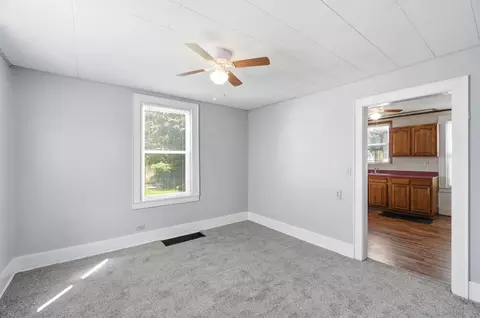 Living - 2044 Beatrice St, Springfield, OH 45503 photo 7 of 8