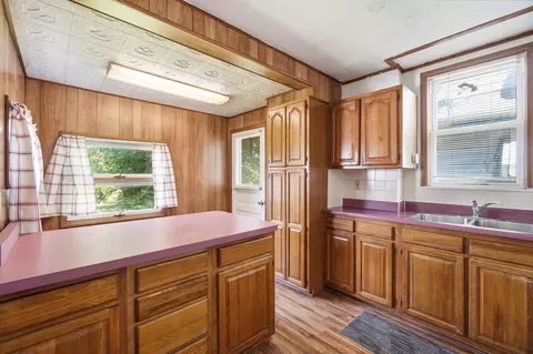 Kitchen - 2044 Beatrice St, Springfield, OH 45503 photo 2 of 4