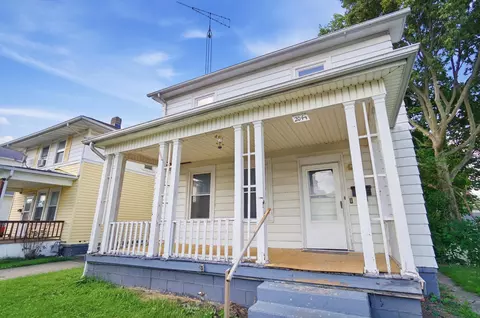 Exterior - 2044 Beatrice St, Springfield, OH 45503 photo 5 of 11