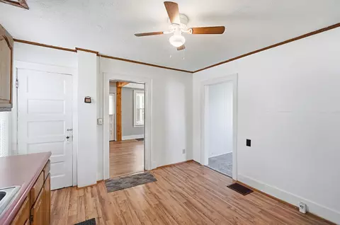 Entry Way - 2044 Beatrice St, Springfield, OH 45503 photo 5 of 9