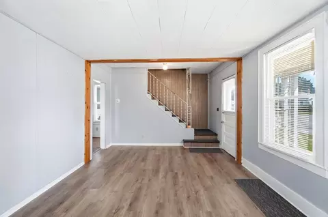 Living - 2044 Beatrice St, Springfield, OH 45503 photo 6 of 8