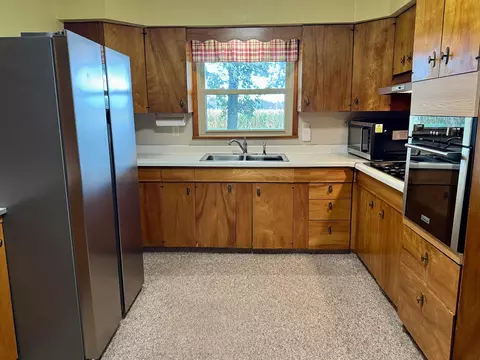 Kitchen - 11643 Evans Rd, Mendon, OH 45862 photo 2 of 8