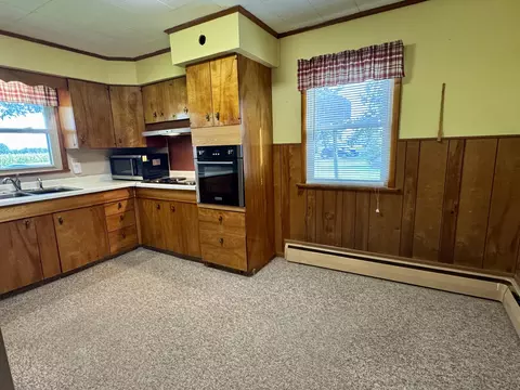 Kitchen - 11643 Evans Rd, Mendon, OH 45862 photo 6 of 8