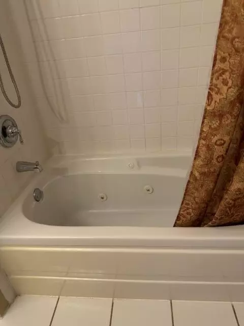 Bath - 2847 Oh-245, Cable, OH 43009 photo 2 of 4