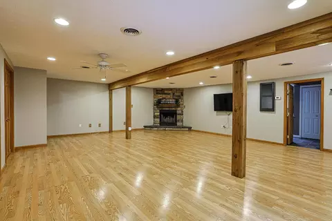 Living - 3091 Fairfield Pike, Springfield, OH 45502 photo 8 of 10