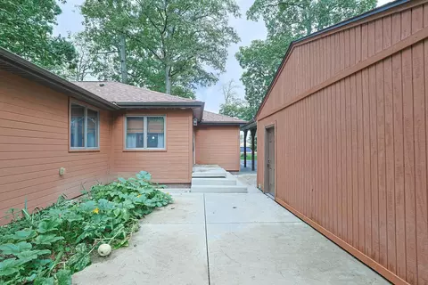 Exterior - 3091 Fairfield Pike, Springfield, OH 45502 photo 7 of 17