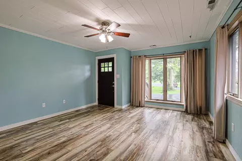 Living - 3091 Fairfield Pike, Springfield, OH 45502 photo 3 of 10