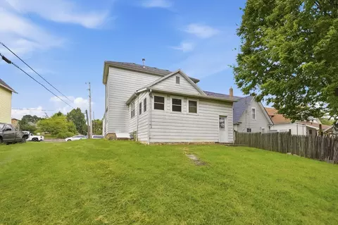 Exterior - 1419 Mound St, Springfield, OH 45505 photo 4 of 9
