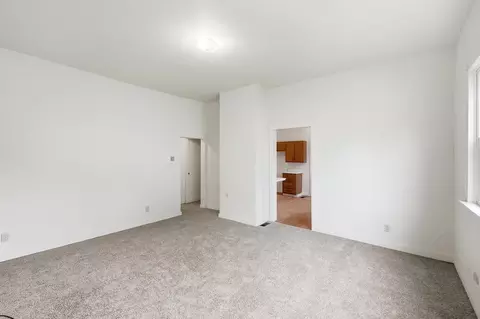 Living - 1419 Mound St, Springfield, OH 45505 photo 2 of 3