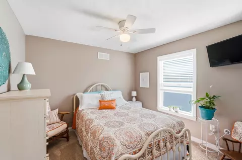 Bedroom - 4158 Midfield St, Springfield, OH 45503 photo 4 of 5