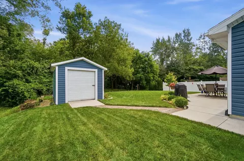 Exterior - 4158 Midfield St, Springfield, OH 45503 photo 15 of 17