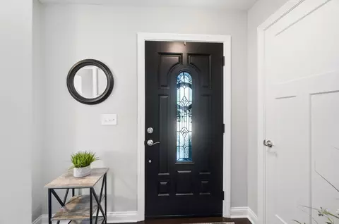 Entry Way - 4158 Midfield St, Springfield, OH 45503 photo 1 of 3