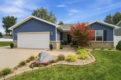 Exterior - 4158 Midfield St, Springfield, OH 45503 photo 3 of 17