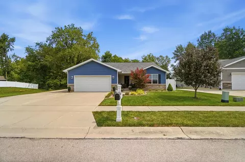 Exterior - 4158 Midfield St, Springfield, OH 45503 photo 2 of 17