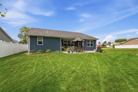 Exterior - 4158 Midfield St, Springfield, OH 45503 photo 6 of 17