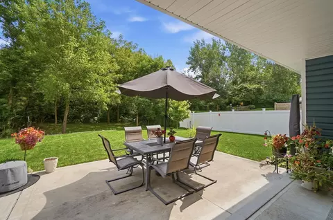 Exterior - 4158 Midfield St, Springfield, OH 45503 photo 9 of 17