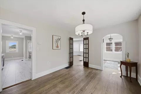 Dining - 1427 Pythian Ave, Springfield, OH 45504 photo 1 of 2