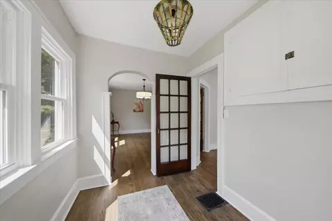 Entry Way - 1427 Pythian Ave, Springfield, OH 45504 photo 5 of 9